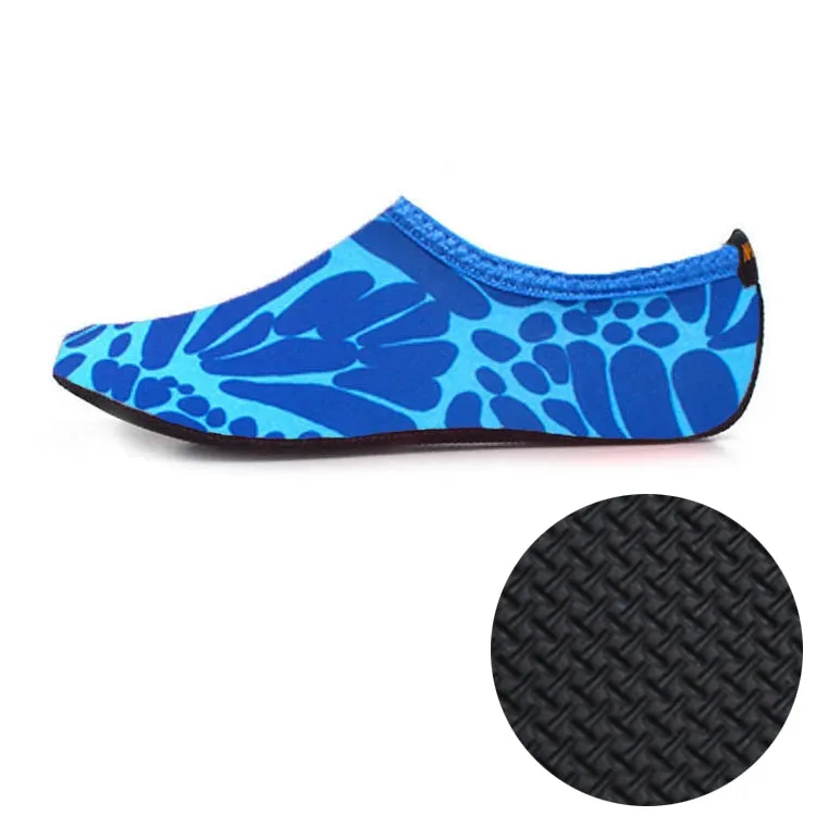 3mm Non-slip Rubber Embossing Texture Sole Figured Diving Shoes and Socks, One Pair, Size:S (Blue)