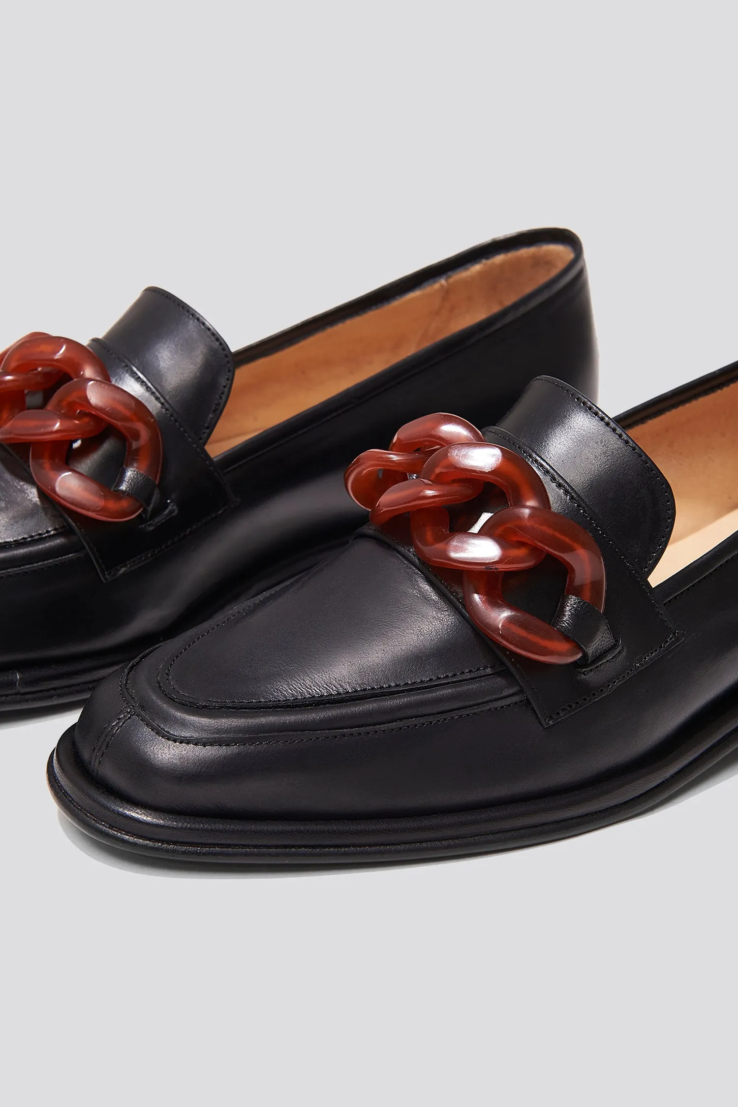 Alma Loafer in Black/Amber